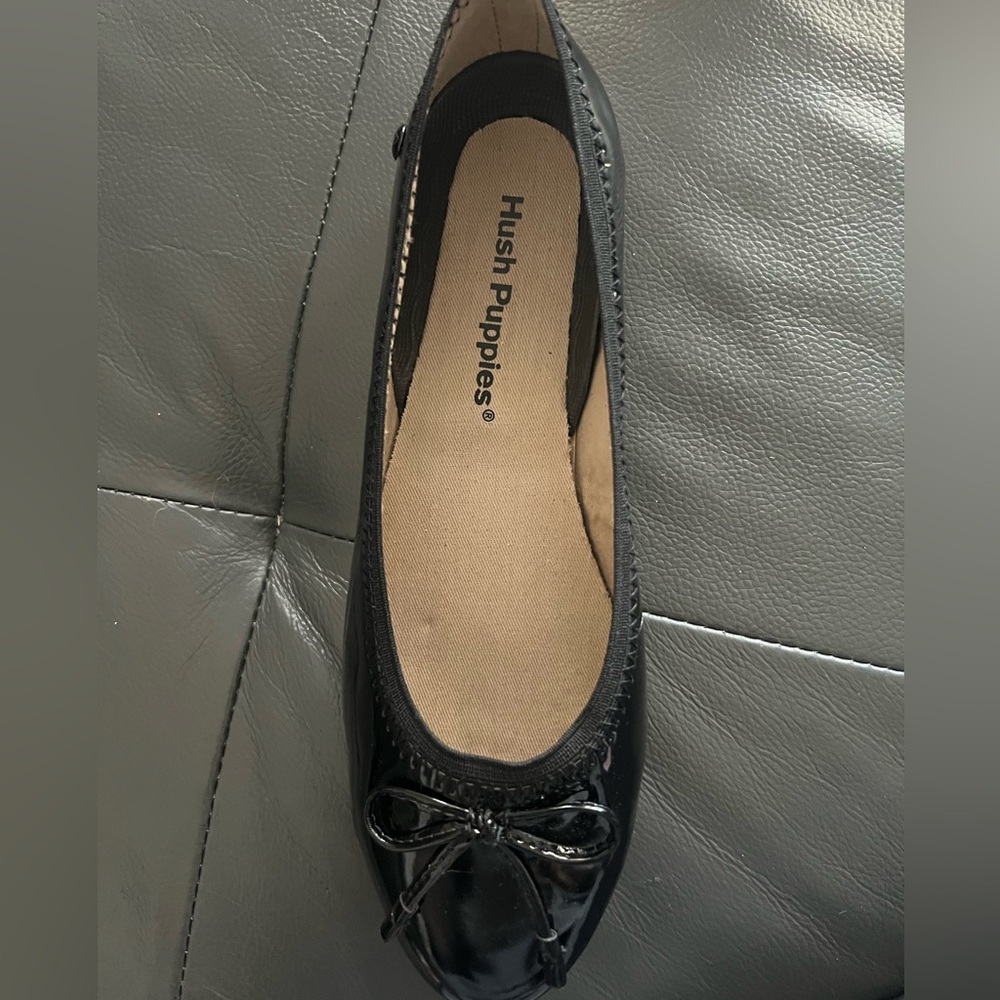 Hush Puppies Women's Glossy Black Flats